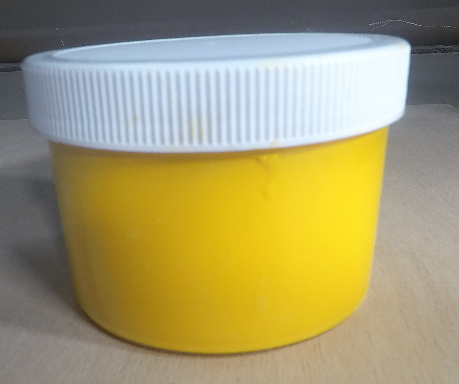 8 oz. Yellow Pigment Polyester